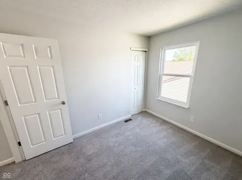 2219 Rolling Oak Drive Indianapolis IN 46214