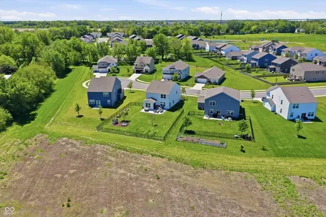 6914 Wolf Creek Court Whitestown IN 46075