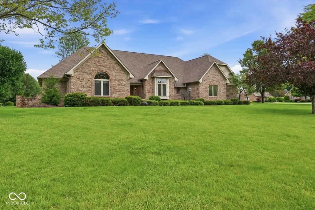 114 Western Trace Shelbyville IN 46176