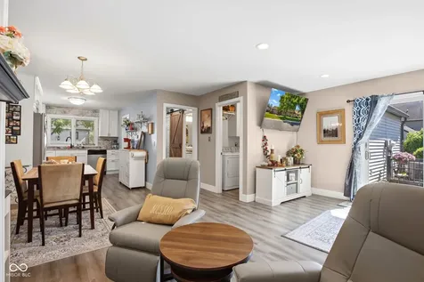 5924 Highgate Circle E Indianapolis IN 46250