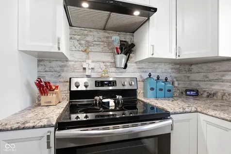 5924 Highgate Circle E Indianapolis IN 46250
