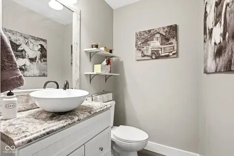 5924 Highgate Circle E Indianapolis IN 46250