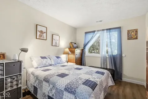 5924 Highgate Circle E Indianapolis IN 46250