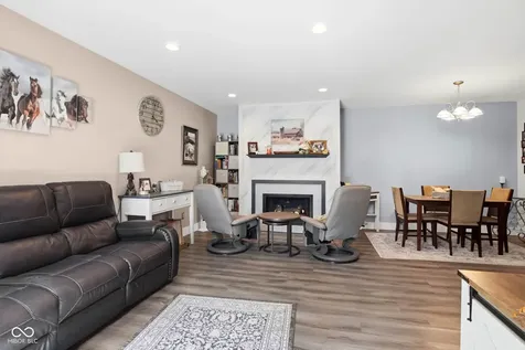 5924 Highgate Circle E Indianapolis IN 46250