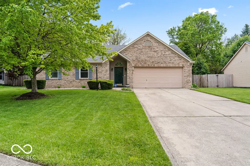 12645 Pine Grove Court Indianapolis IN 46236