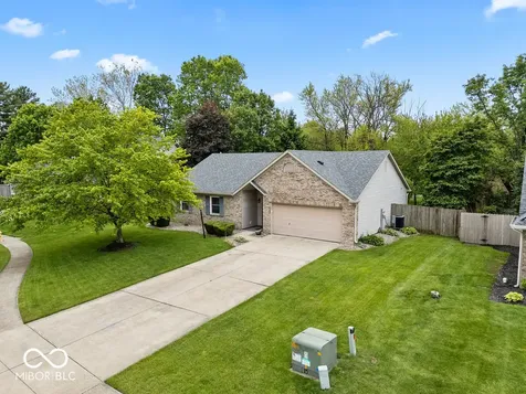12645 Pine Grove Court Indianapolis IN 46236
