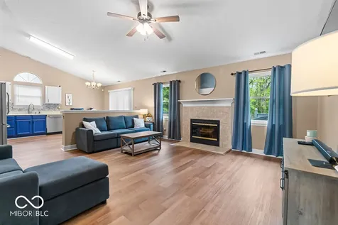 12645 Pine Grove Court Indianapolis IN 46236