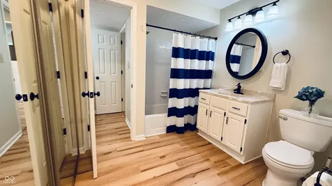 2829 Somerset Bay Indianapolis IN 46240