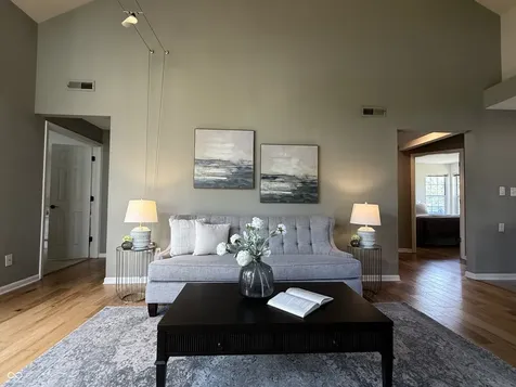 2829 Somerset Bay Indianapolis IN 46240