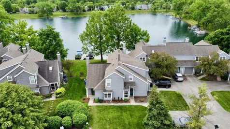 2829 Somerset Bay Indianapolis IN 46240