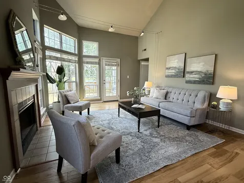 2829 Somerset Bay Indianapolis IN 46240