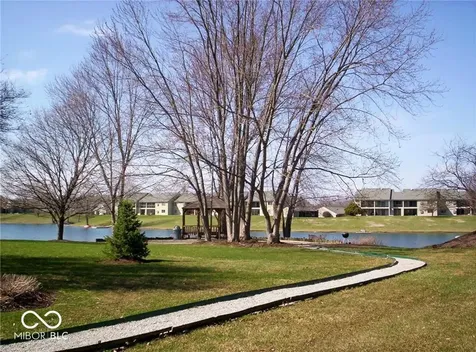 2829 Somerset Bay Indianapolis IN 46240