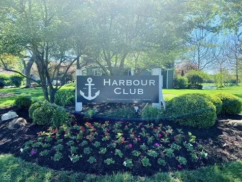2829 Somerset Bay Indianapolis IN 46240