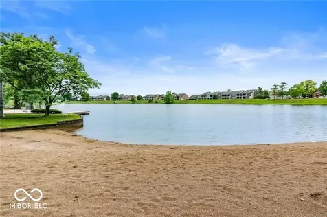 2829 Somerset Bay Indianapolis IN 46240