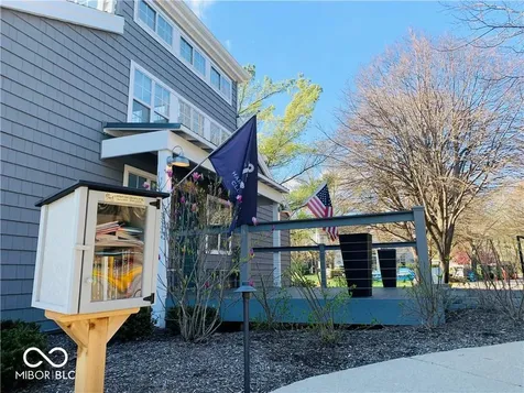 2829 Somerset Bay Indianapolis IN 46240