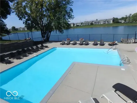 2829 Somerset Bay Indianapolis IN 46240
