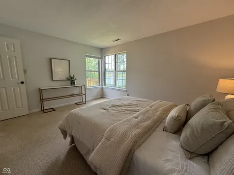 2829 Somerset Bay Indianapolis IN 46240