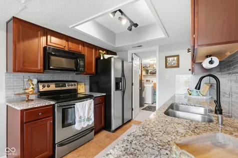 7963 Valley Farms Court Indianapolis IN 46214