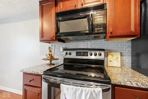 7963 Valley Farms Court Indianapolis IN 46214