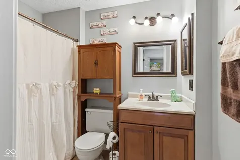 7963 Valley Farms Court Indianapolis IN 46214