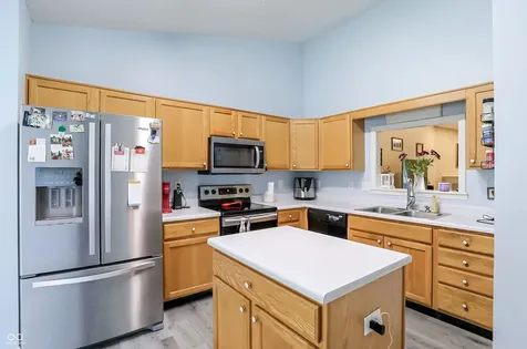 6824 Millbrook Circle Indianapolis IN 46237