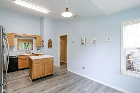 6824 Millbrook Circle Indianapolis IN 46237