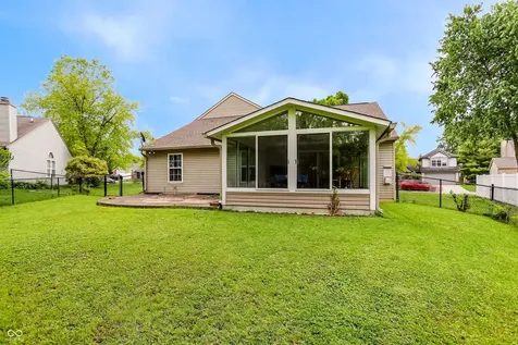 6824 Millbrook Circle Indianapolis IN 46237