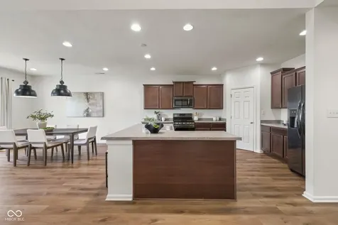 6912 W Cedarwood Circle Mccordsville IN 46055