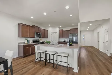 6912 W Cedarwood Circle Mccordsville IN 46055