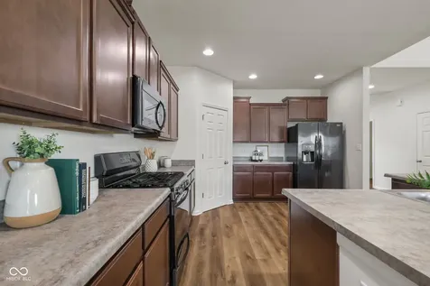 6912 W Cedarwood Circle Mccordsville IN 46055
