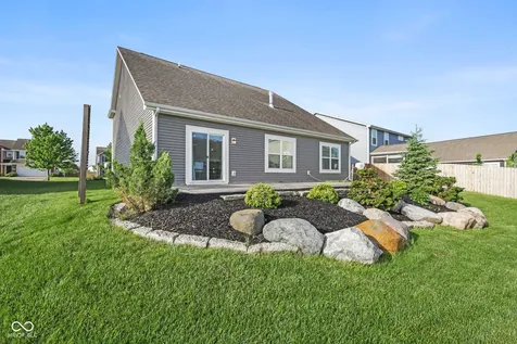 6912 W Cedarwood Circle Mccordsville IN 46055