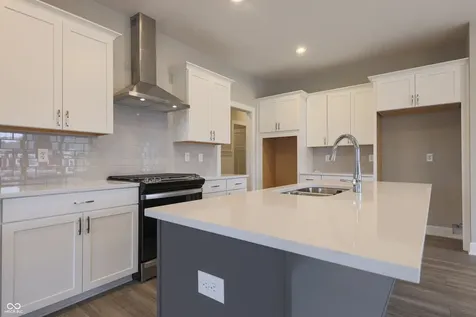 6222 Fairview Drive Mccordsville IN 46055