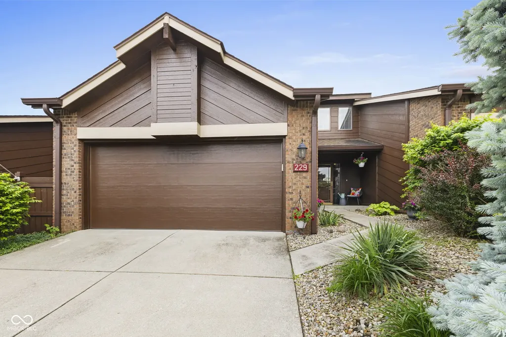 229 Brighton Court Greenwood IN 46143
