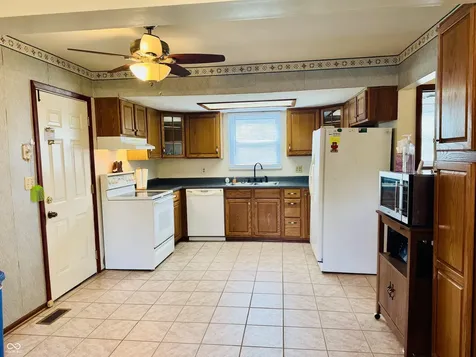 2787 W County Road 950 N Seymour IN 47274