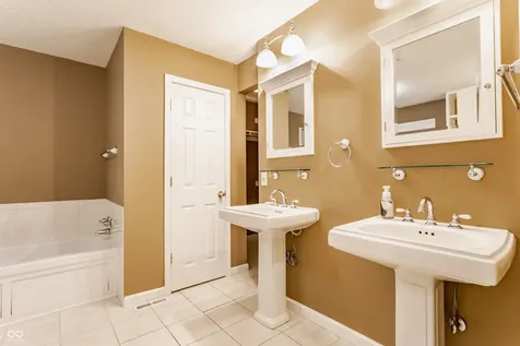 1732 Creekside Lane W Carmel IN 46032