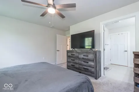 946 Independence Drive Edinburgh IN 46124