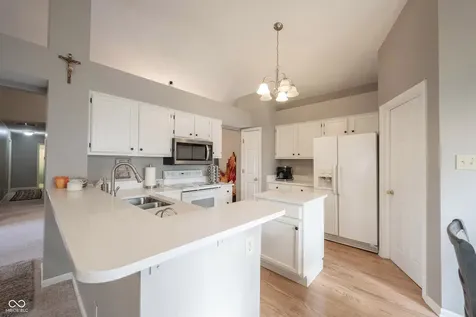 7715 Heather Lane Fishers IN 46038