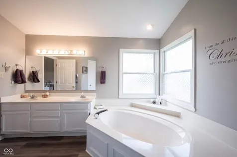 7715 Heather Lane Fishers IN 46038