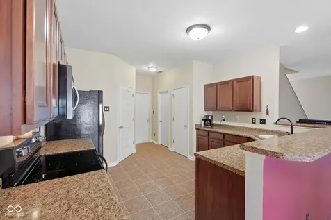 2462 Middle View Drive Columbus IN 47201