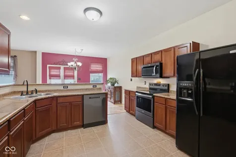 2462 Middle View Drive Columbus IN 47201