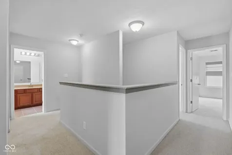 2462 Middle View Drive Columbus IN 47201