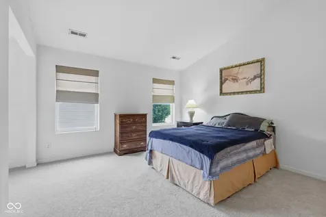 2462 Middle View Drive Columbus IN 47201