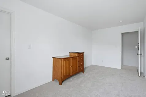 2462 Middle View Drive Columbus IN 47201