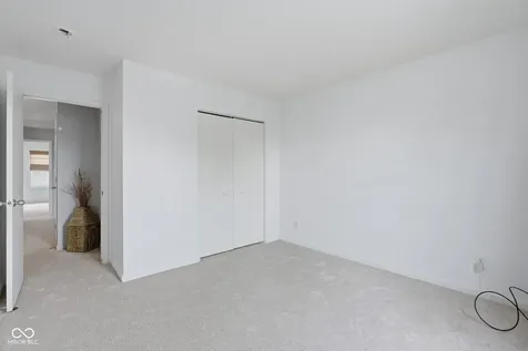 2462 Middle View Drive Columbus IN 47201