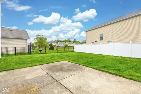 2462 Middle View Drive Columbus IN 47201