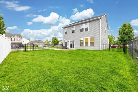 2462 Middle View Drive Columbus IN 47201