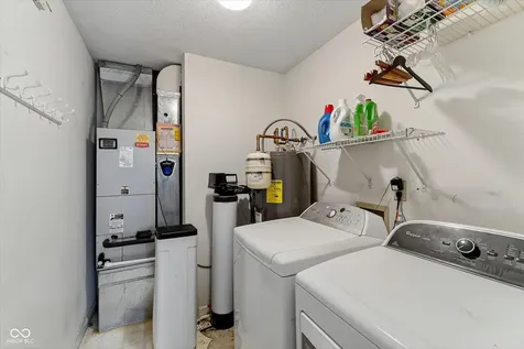 1541 Brook Pointe Drive Indianapolis IN 46234