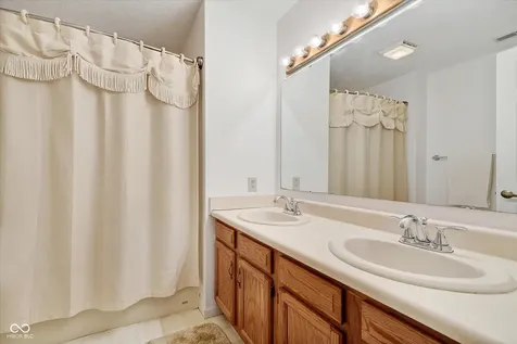1541 Brook Pointe Drive Indianapolis IN 46234