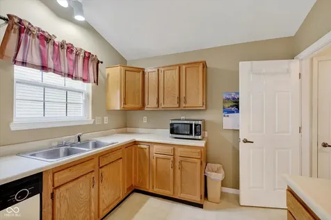 1541 Brook Pointe Drive Indianapolis IN 46234
