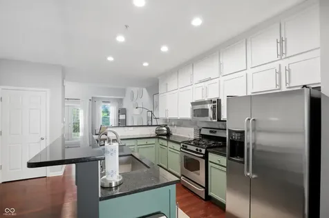 6587 Reserve Drive Indianapolis IN 46220